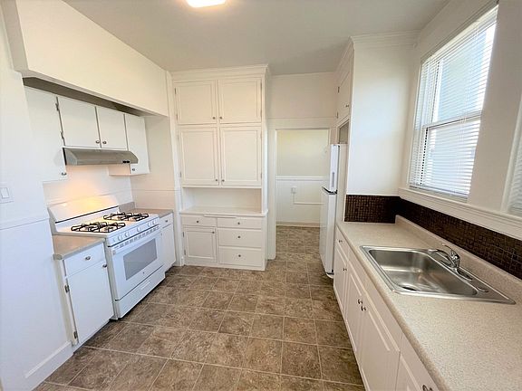 5th image of 2386-2390 Lombard St #5