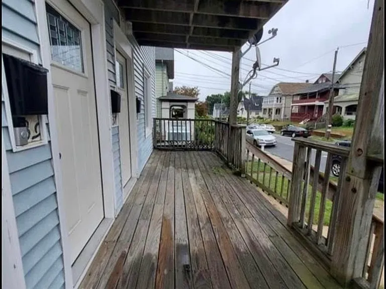35 Linden St — Photo 3