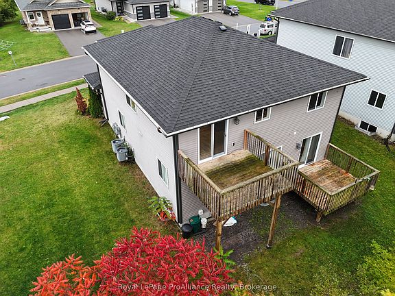 4th image of 70 Ridgeway Pl
