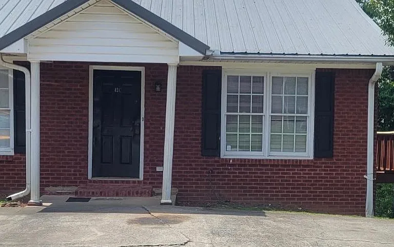 Falcon Cir NW — Photo 1