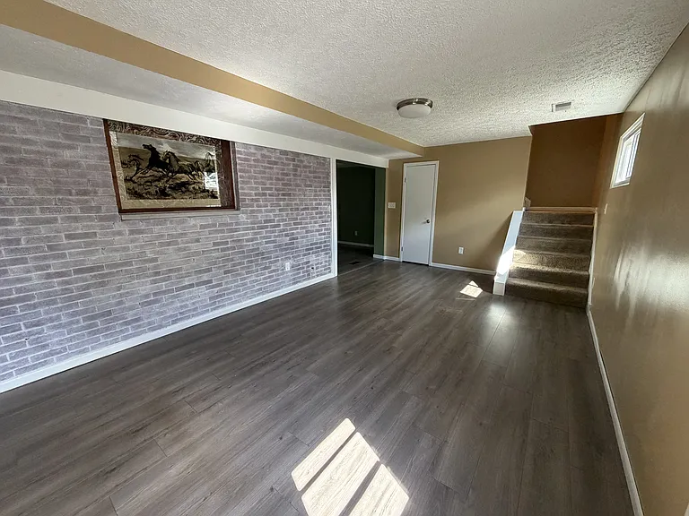 6475 Sandfield Dr — Photo 16