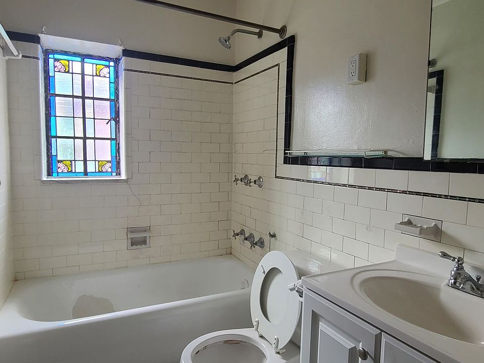 2nd image of 321 Beverly Rd #Pri-303
