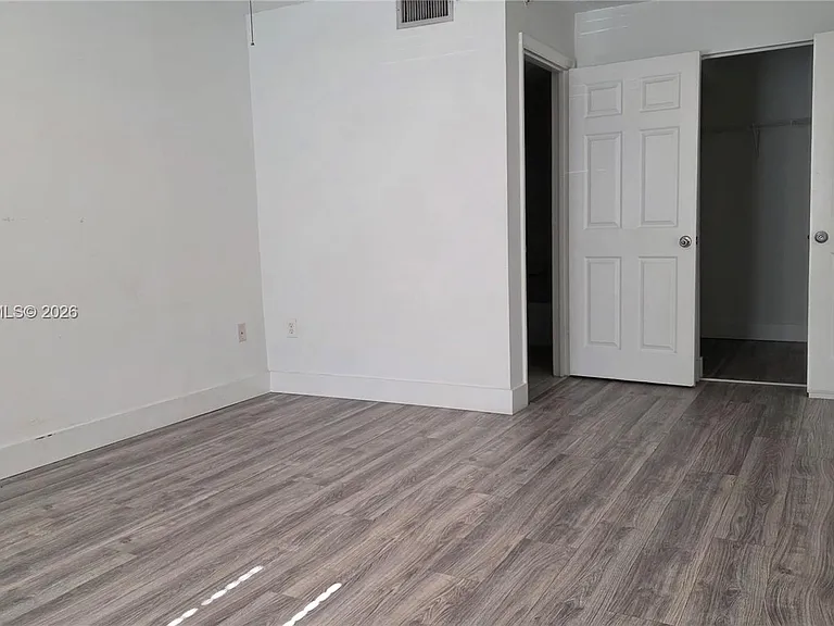 5011 Wiles Rd #203 — Photo 8