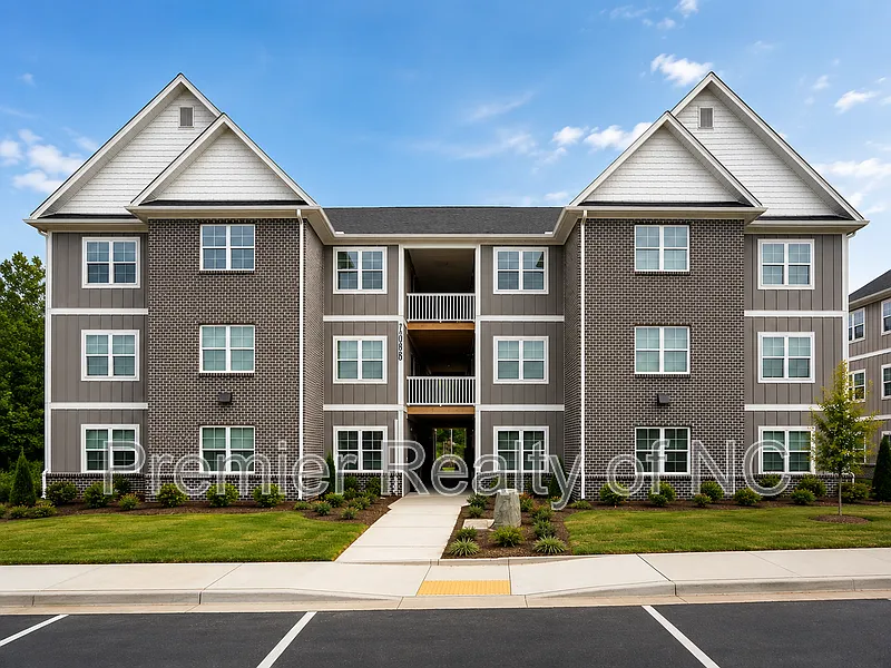 7085 Hanesbrook Cir #104