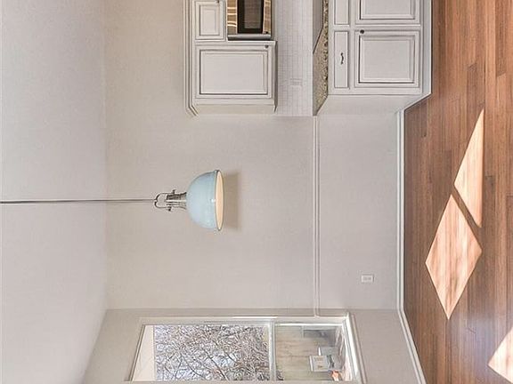 3rd image of 2613 Weymouth Way