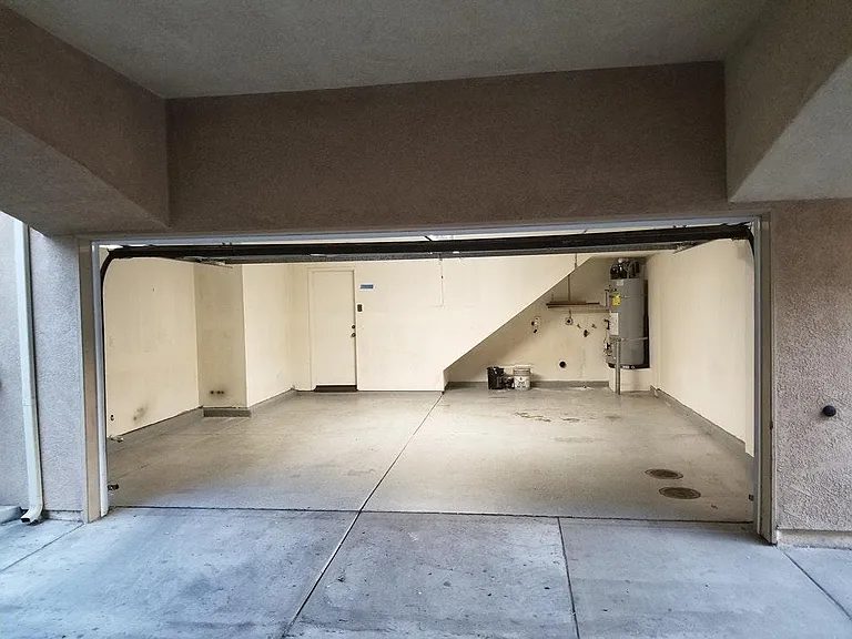 477 Almond Rd — Photo 12