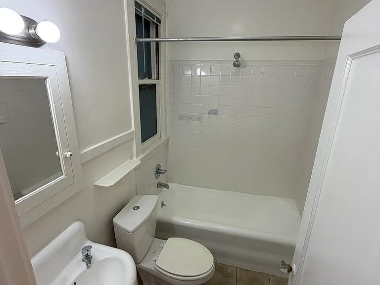 1633 California St #114 — Photo 11