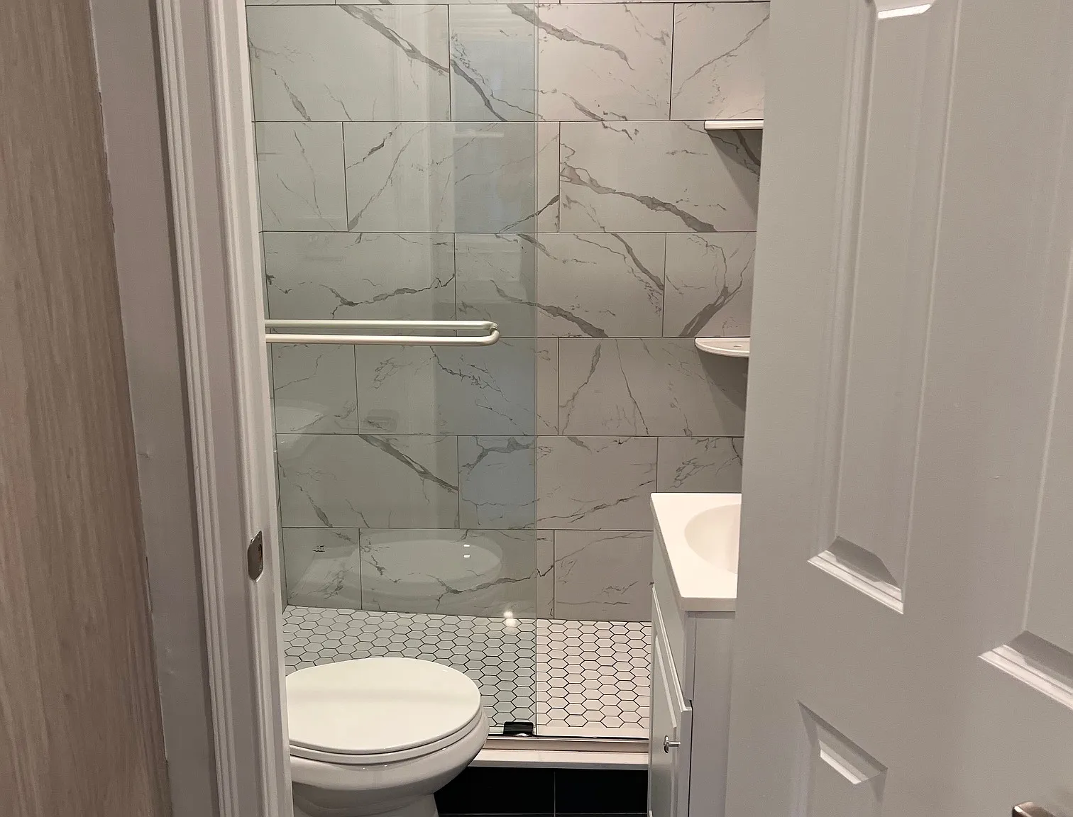 1 bed, $3,300 — Photo 4