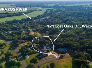 121 Lost Oaks Dr, Waco, TX 76705