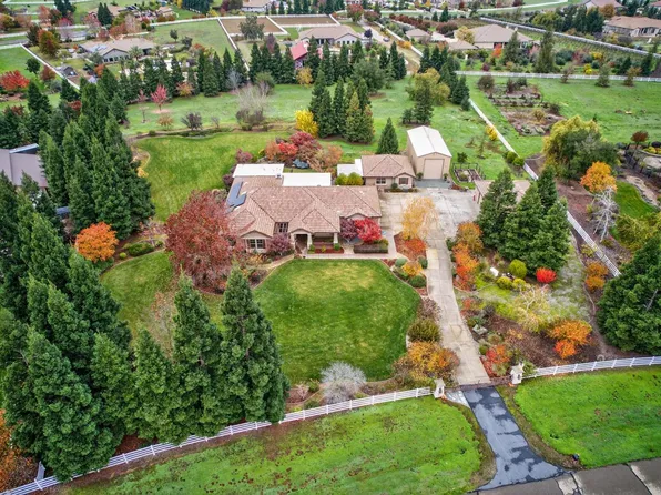 9340 Crossrail Dr, Wilton, CA 95693