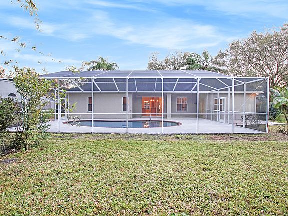 5th image of 801 Brooker Village Cir