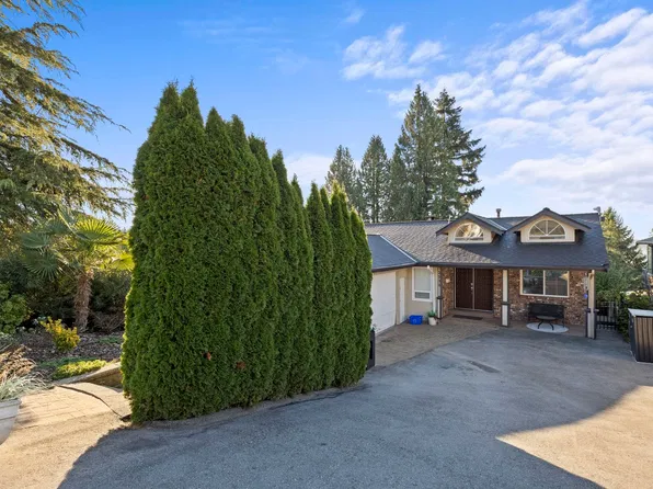 2532 Ashurst Ave, Coquitlam, BC V3K 5T4