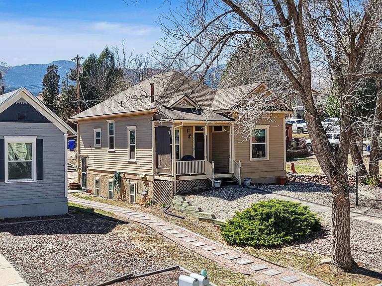 2429 W Platte Ave #B — Photo 25