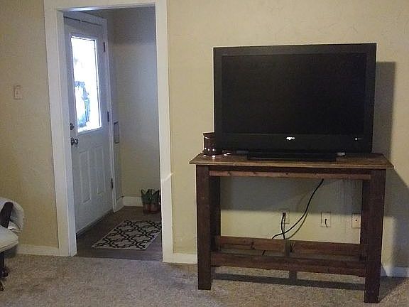5th image of 714 W Monterey St