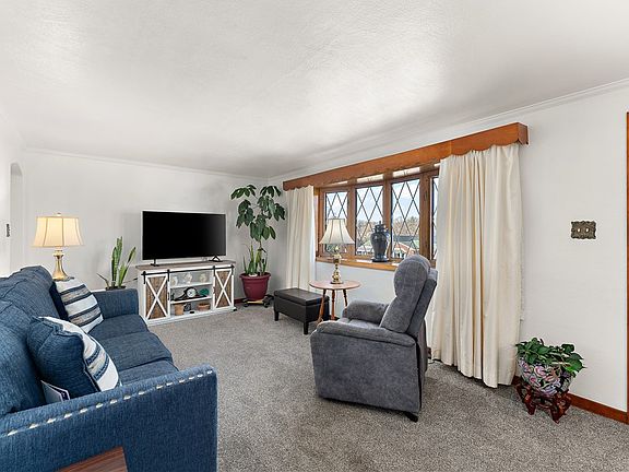3rd image of 107 Biscayne Ter