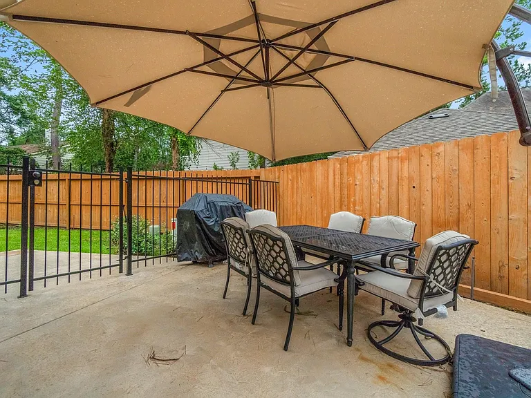 83 Terraglen Dr — Photo 34