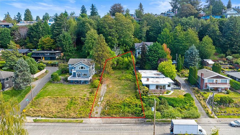 3rd image of 7558 45th Avenue SW