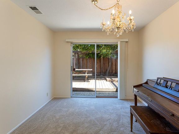 4th image of 650 Pippin Ln