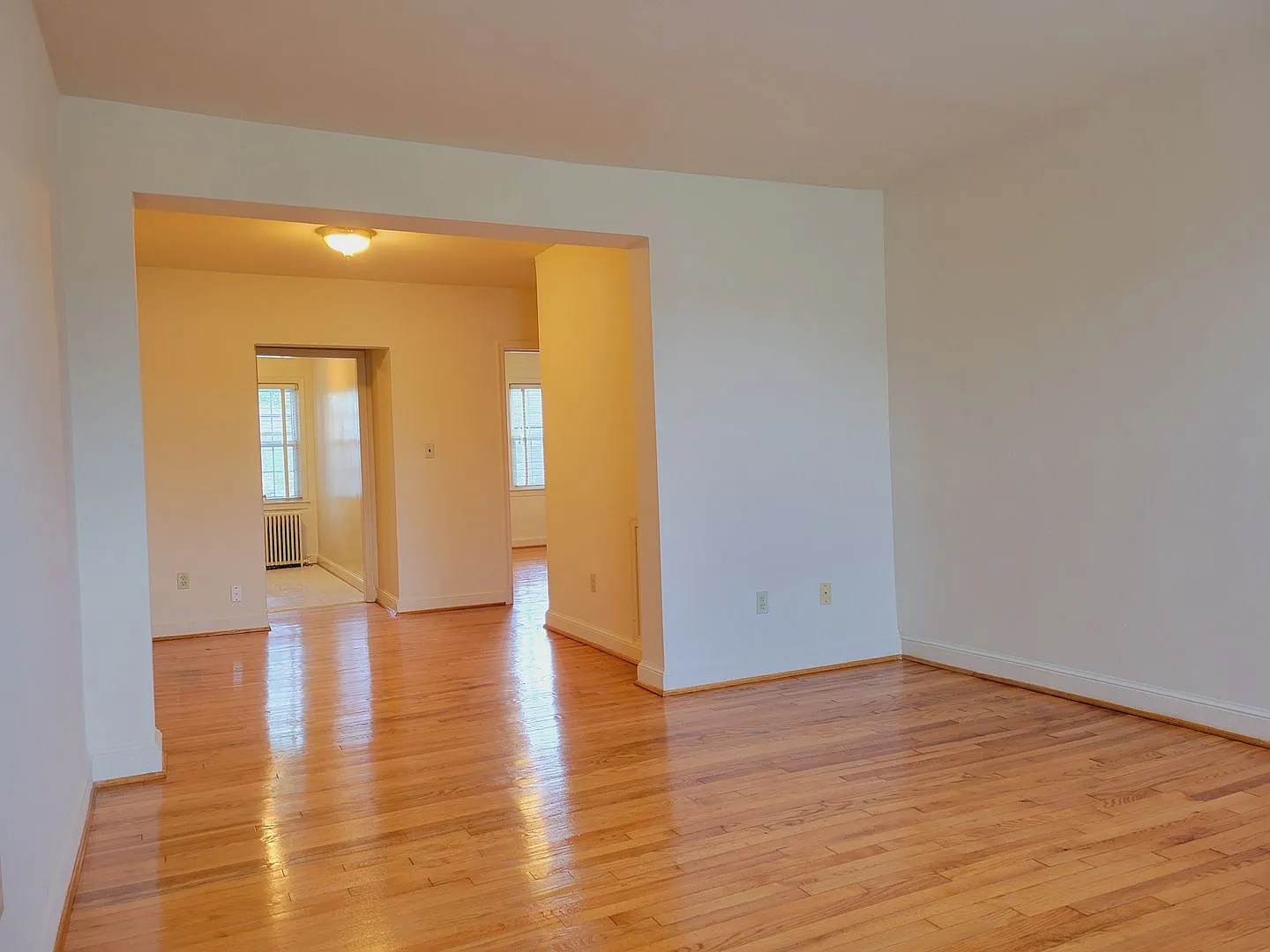 Burton Gardens Apartments — Photo 3