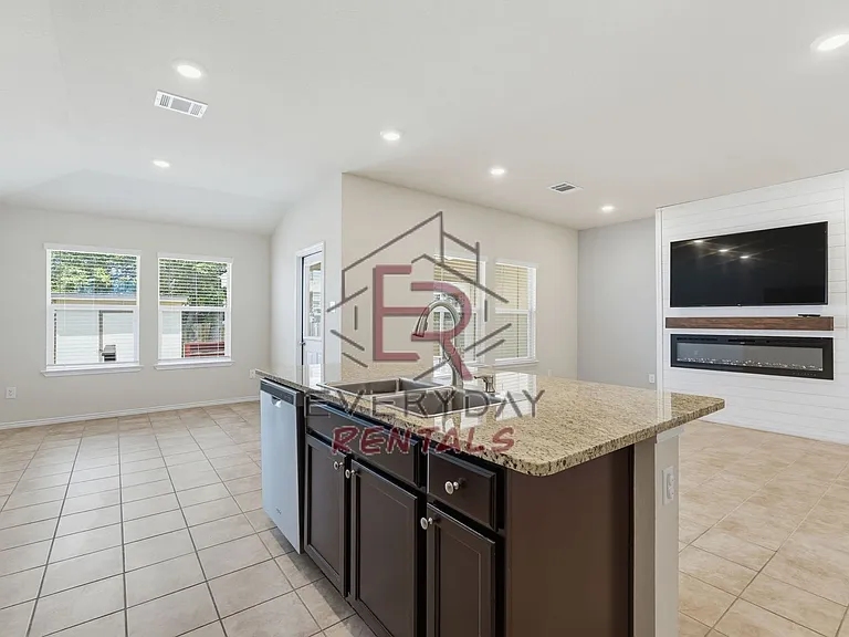 9506 Malkier Dr — Photo 5