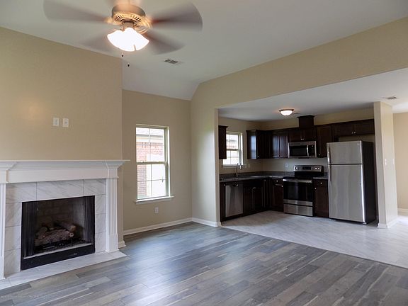 3rd image of 1126 River Wood Cir W