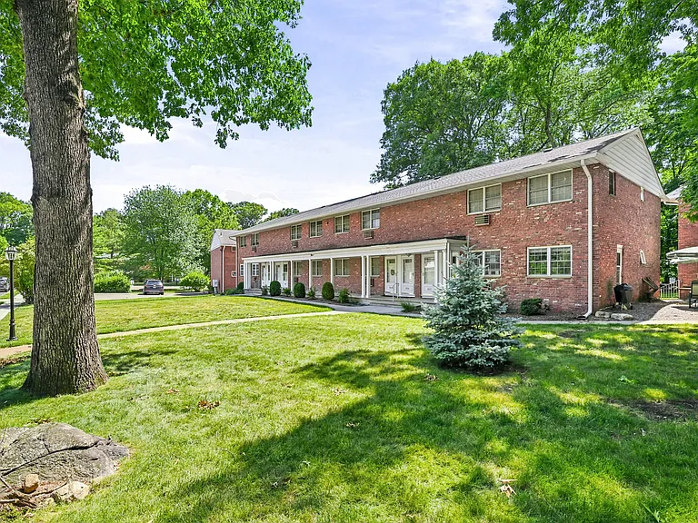 901 Washington Dr — Photo 13