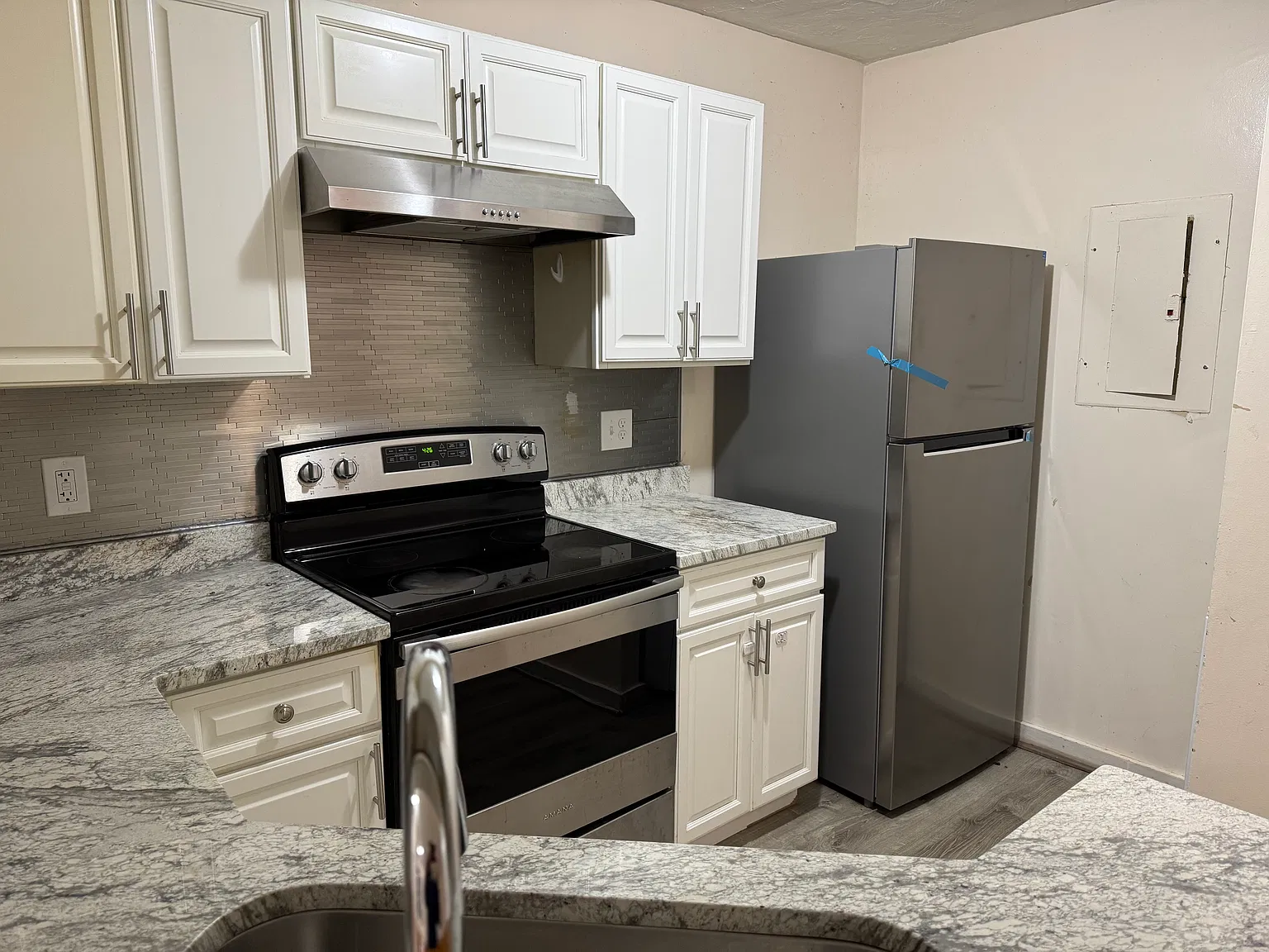 2 bed, 1020 sqft, $2,000 — Photo 3
