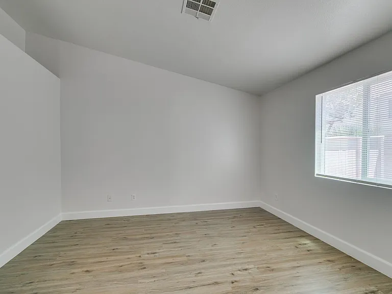 9660 Crystal Ridge Rd — Photo 33