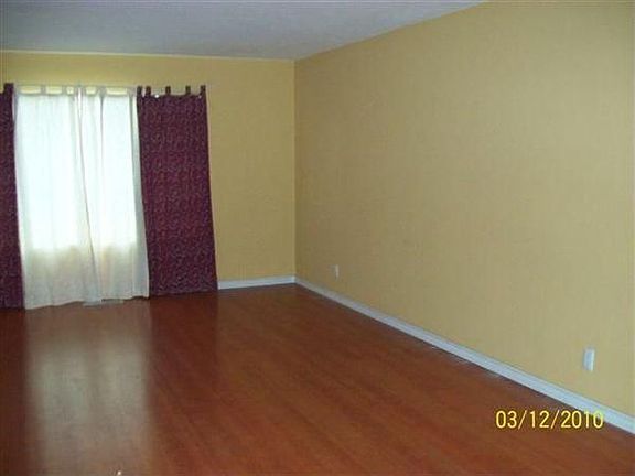 5th image of 7095 Yorktown Dr