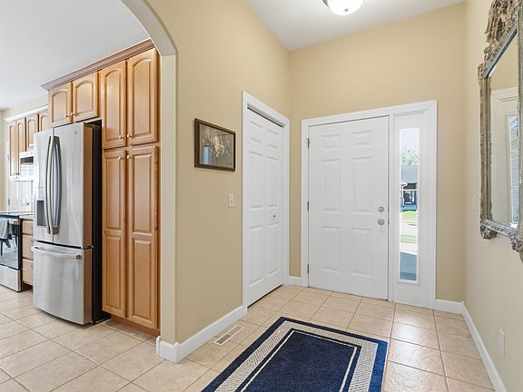 4th image of 575 Woodland Rdg