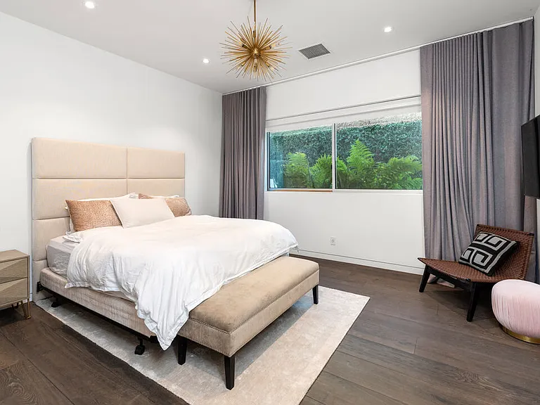 9305 Nightingale Dr — Photo 32