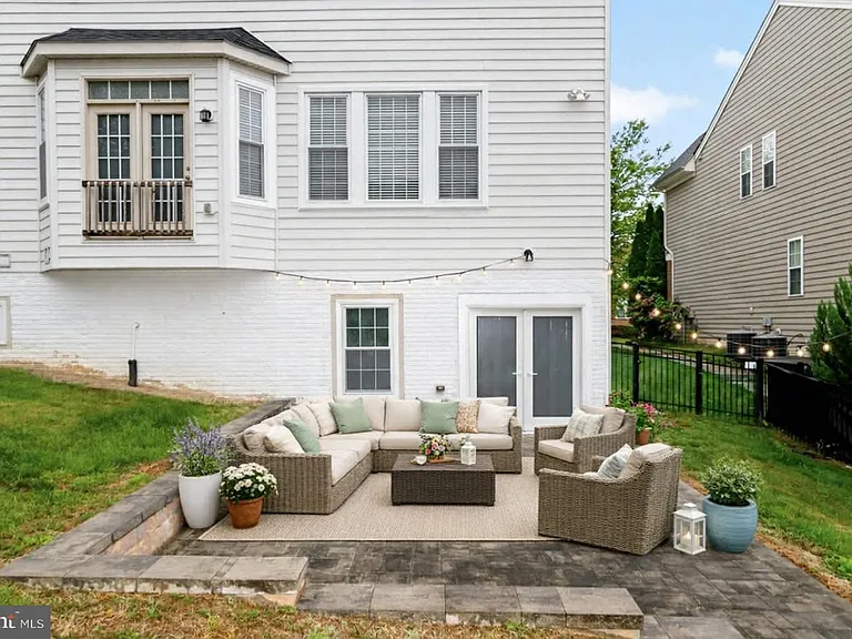 Yard patio