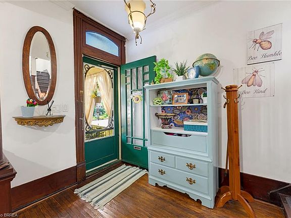 4th image of 122 William St