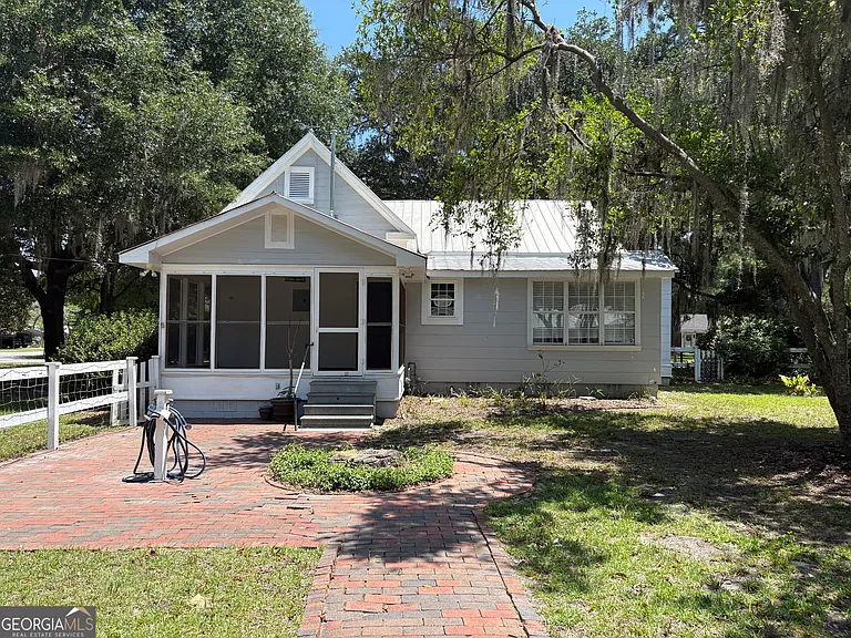 504 N Maple St — Photo 18