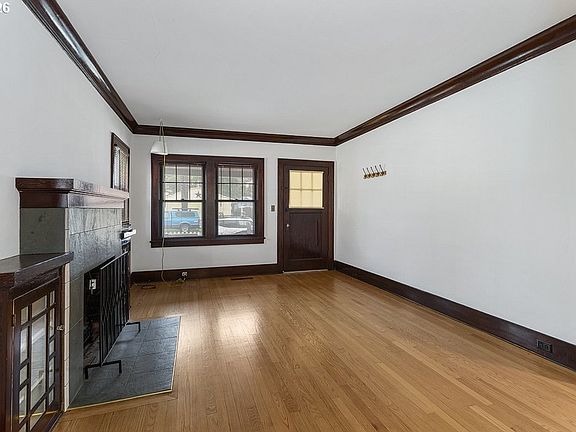 3rd image of 309 Washington St