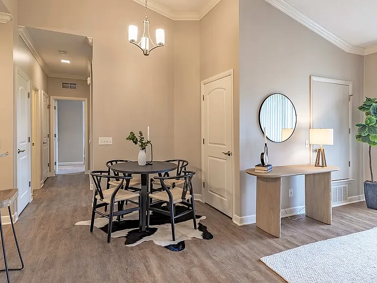 Reserve at Green Luxury Apartments — Photo 9