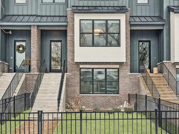 227 N Larch Ave, Elmhurst, IL 60126