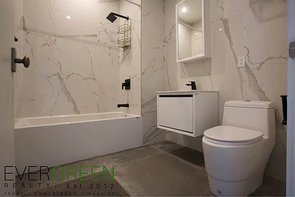 Rented by Evergreen Apartments BK | media 38