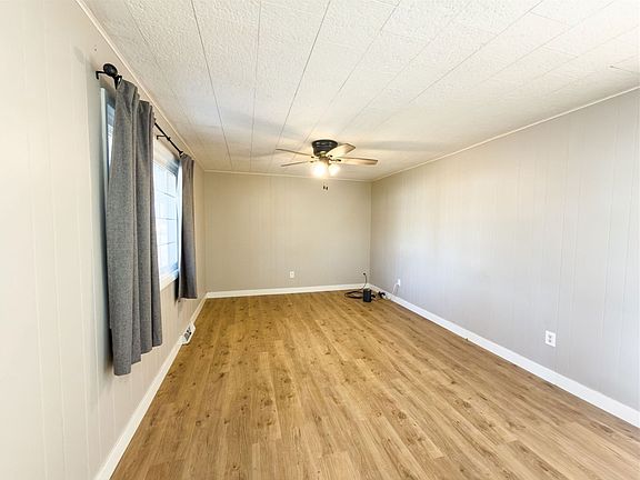 3rd image of 107 Linden St