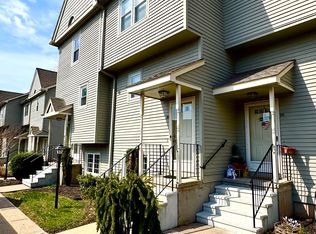 40 Cornerstone Ct APT 26, Southington, CT 06479