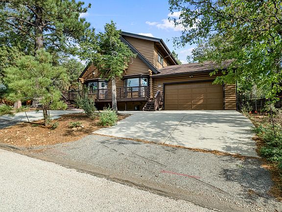 3rd image of 150 Yosemite Dr