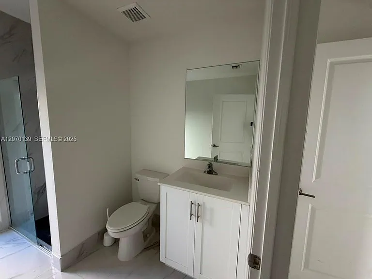 1409 SE 26th Ter — Photo 32