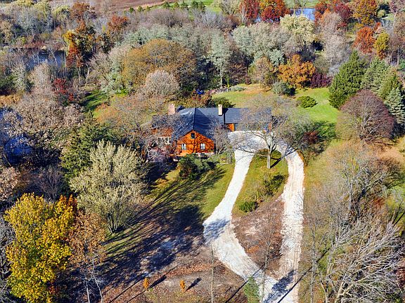 3rd image of 27W636 Swan Lake Dr