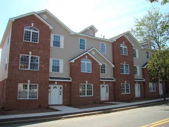 2nd image of 376 Prospect St Unit H-8