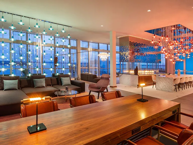 24TH floor Sky Lounge.
