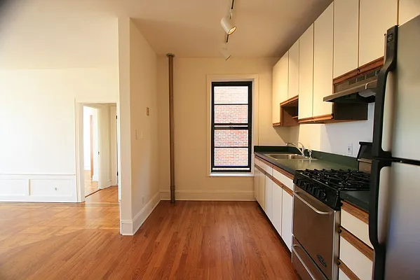 Rented by Dwell Residential Inc | media 2