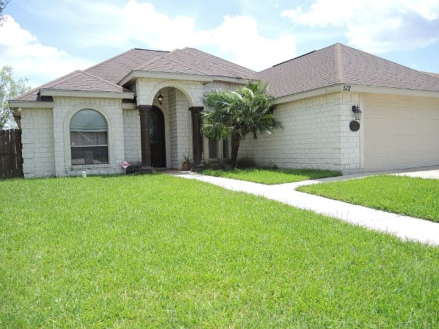 1st image of 512 E Biyaneta Ave
