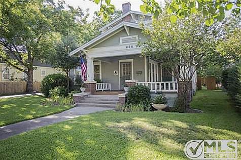 2nd image of 406 W Baylor St