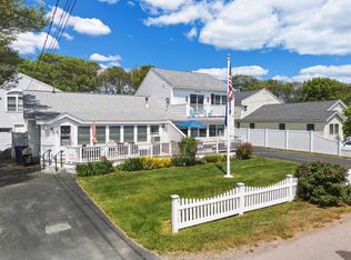 90 Kings Hwy, Hampton, NH 03842