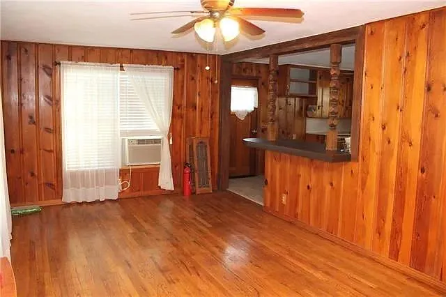 1621 S Stewart St — Photo 11